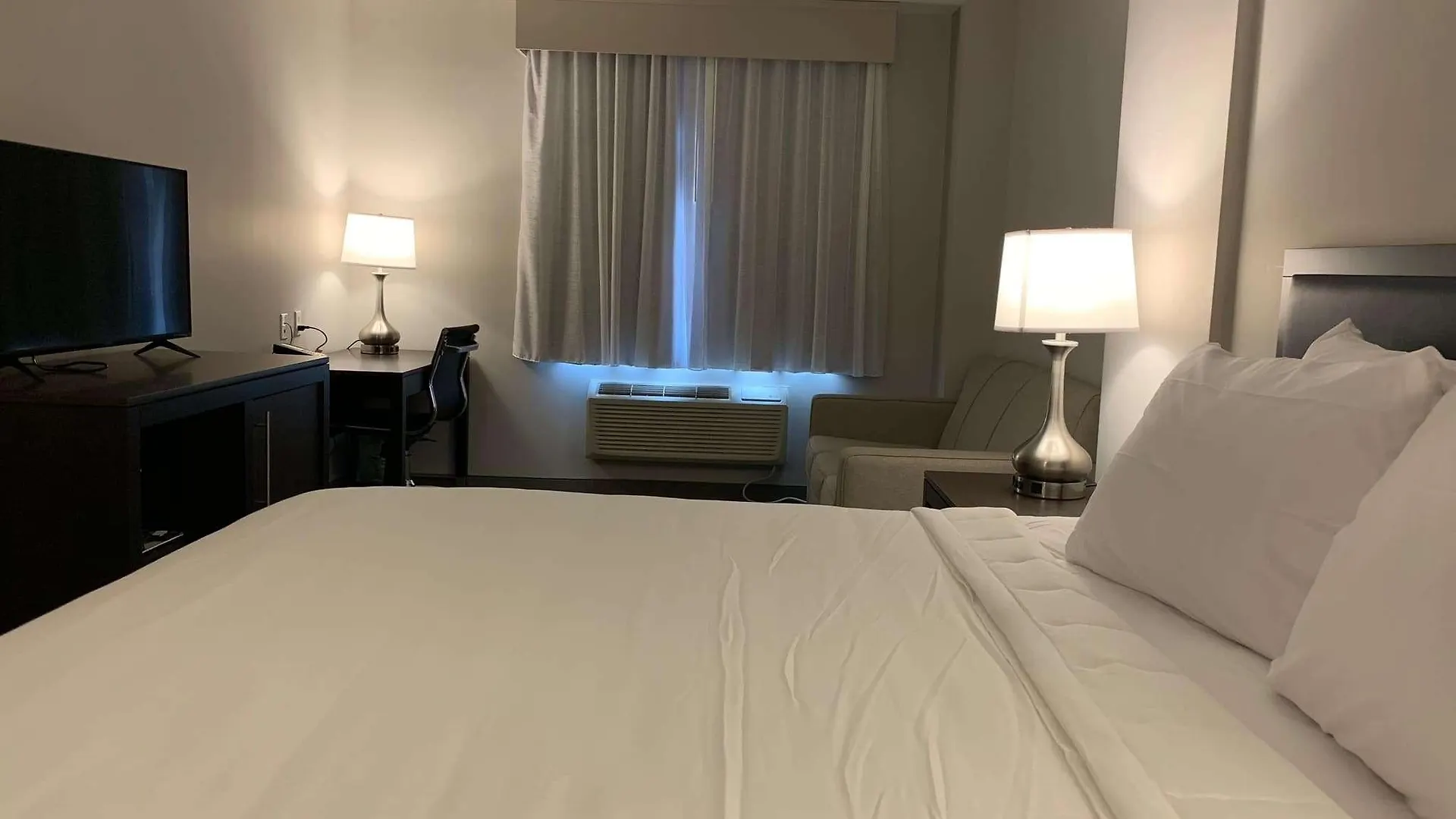 Wingate By Wyndham Jfk Airport, Far Rockaway Ny Hotel New York