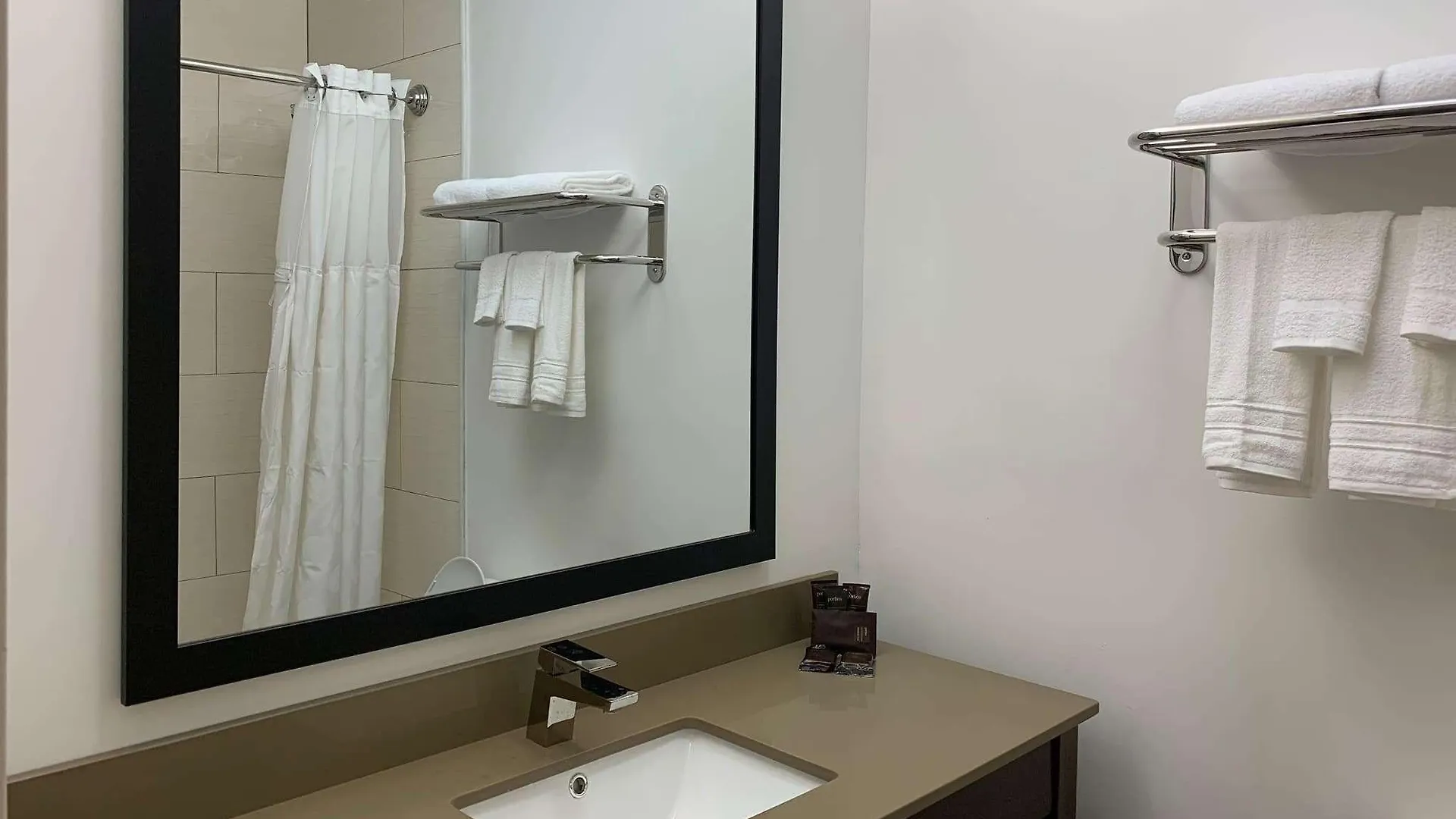 Wingate By Wyndham Jfk Airport, Far Rockaway Ny Hotel New York